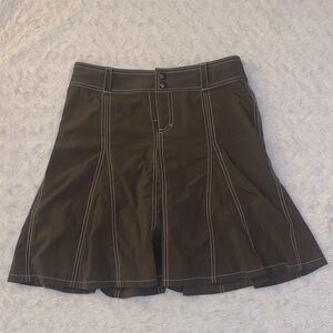 Athleta Knee Length Skort with White Stitching and Pockets